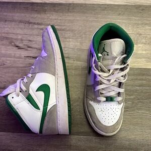Jordan Kids Sneakers in Green and White